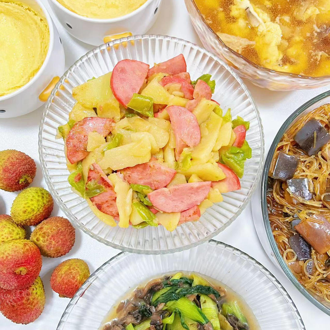 【汐汐家常菜】简单快手·青椒土豆炒红肠