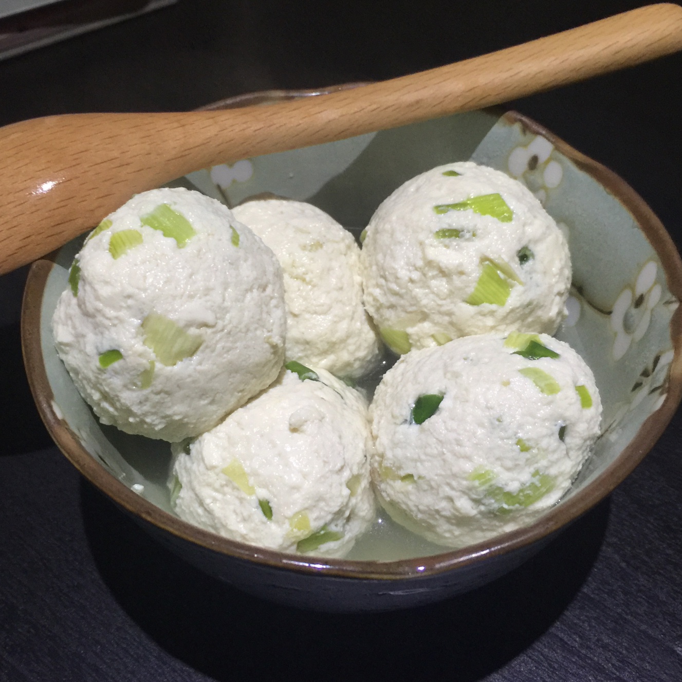 软绵绵的鸡肉豆腐丸（无油）