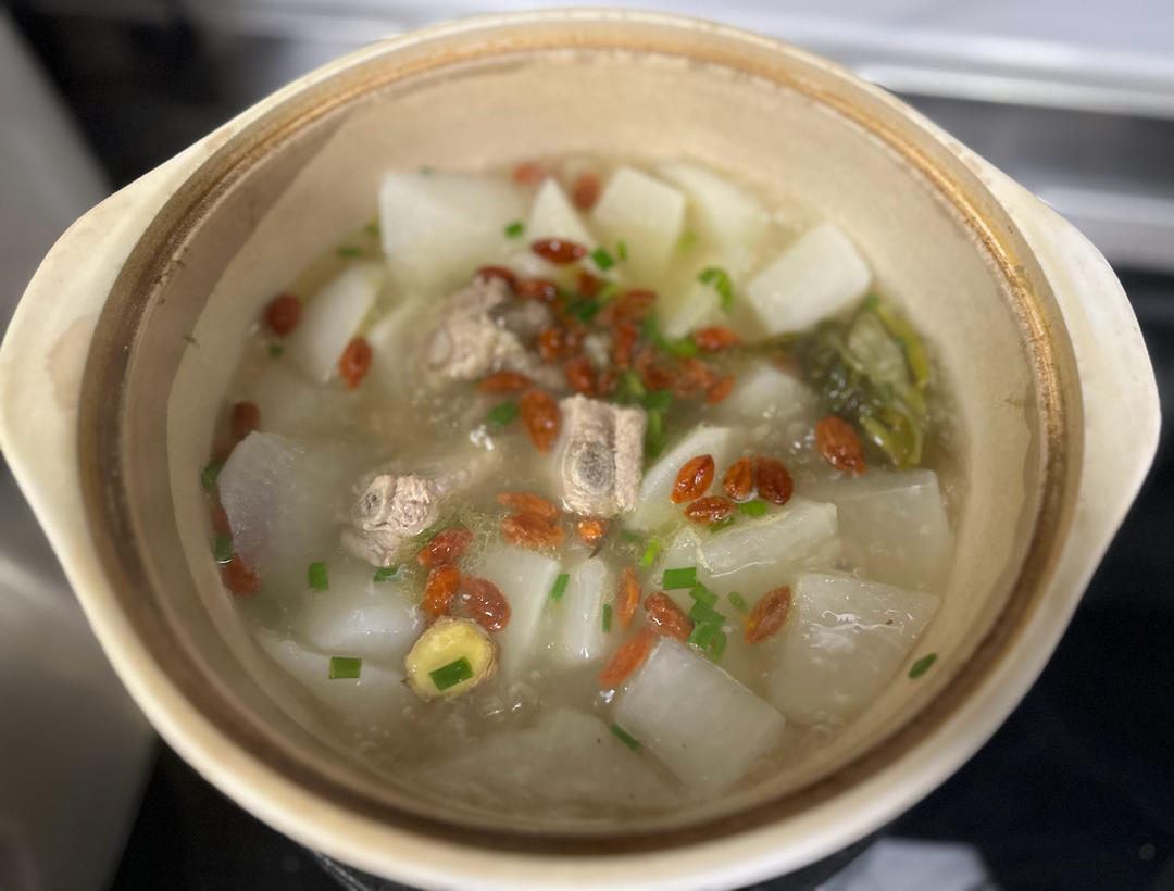 萝卜炖排骨-秋冬懒人汤