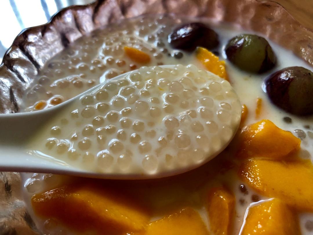 花啦啦蕾做的健康低脂芒果酸奶西米露