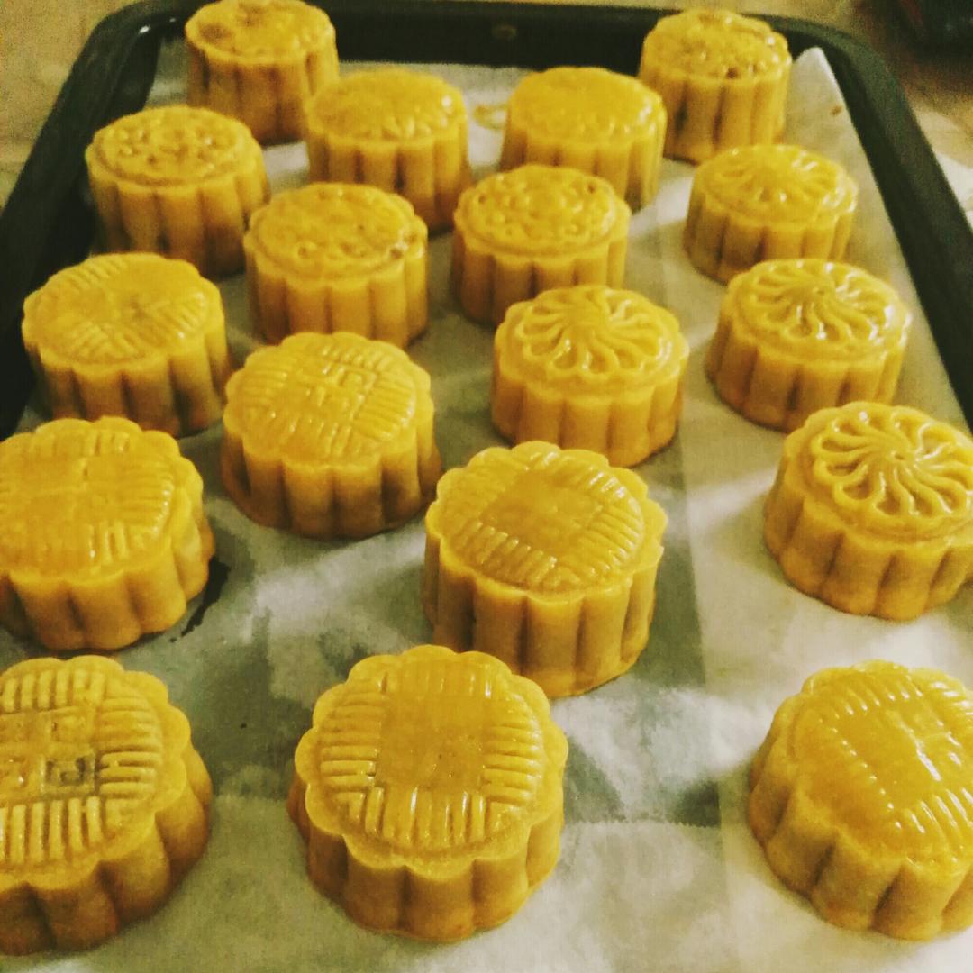 广式月饼——蛋黄莲蓉月饼