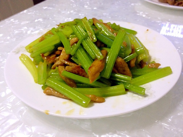 芹菜炒肉片