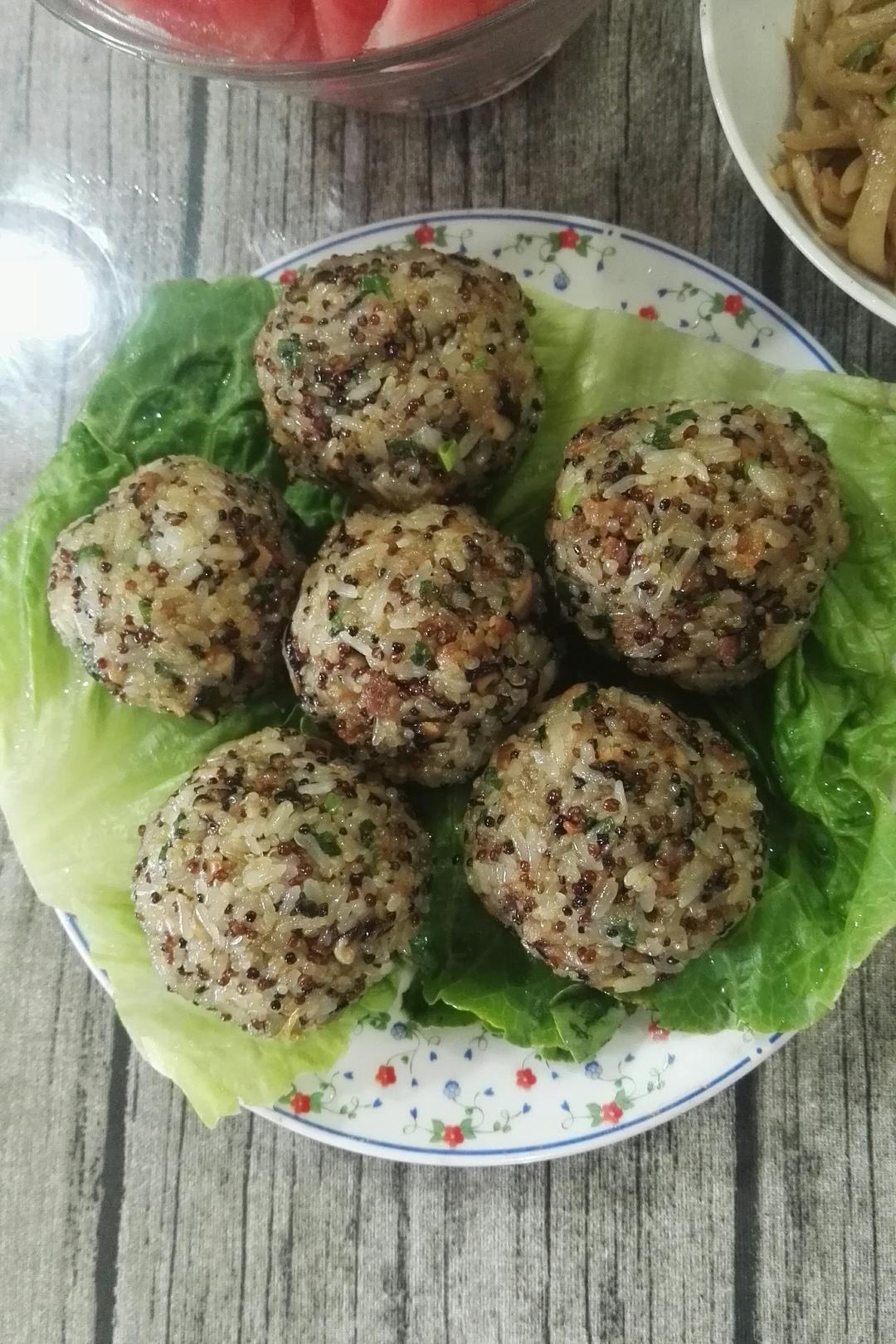 藜麦糯米饭团