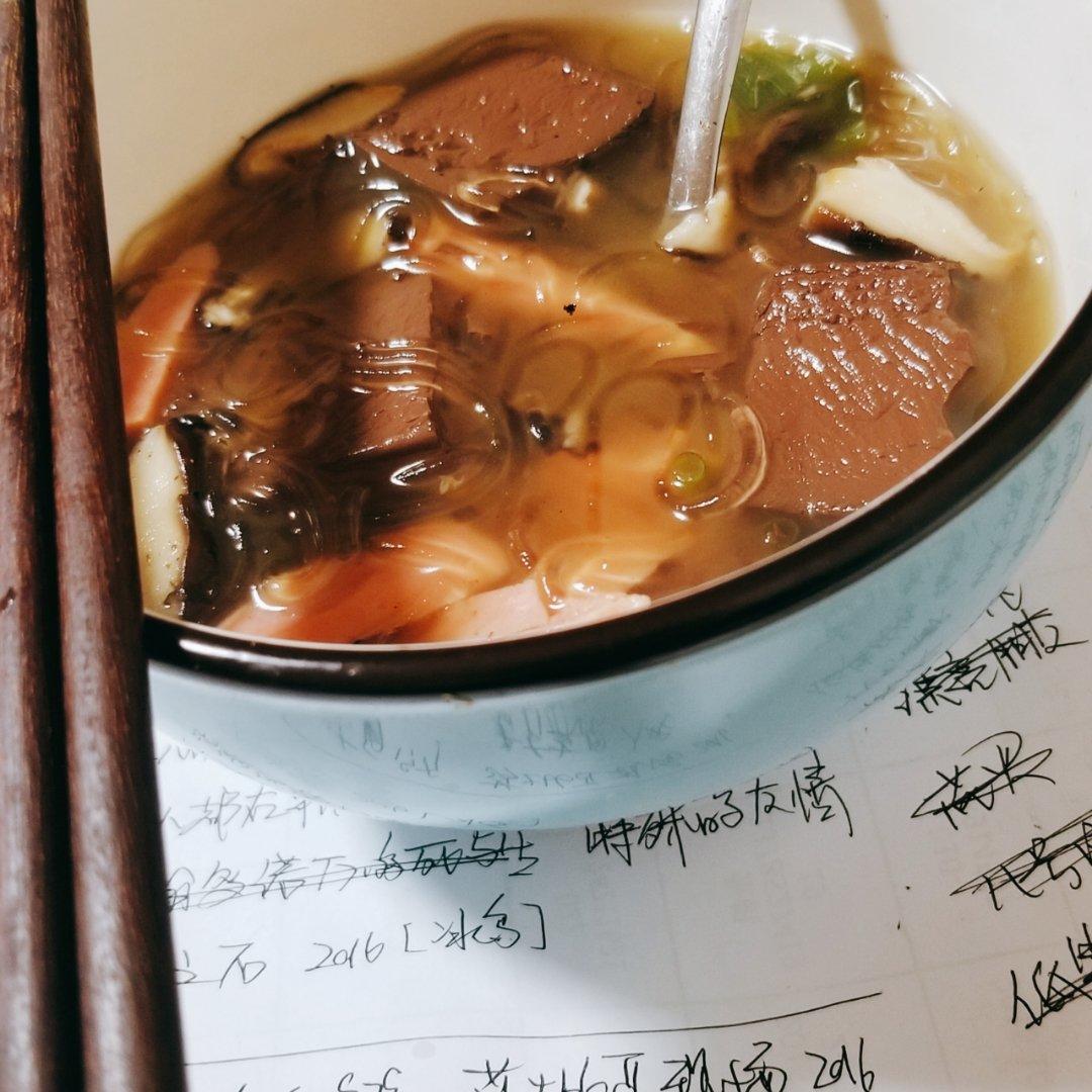 家常版简易鸭血粉丝汤