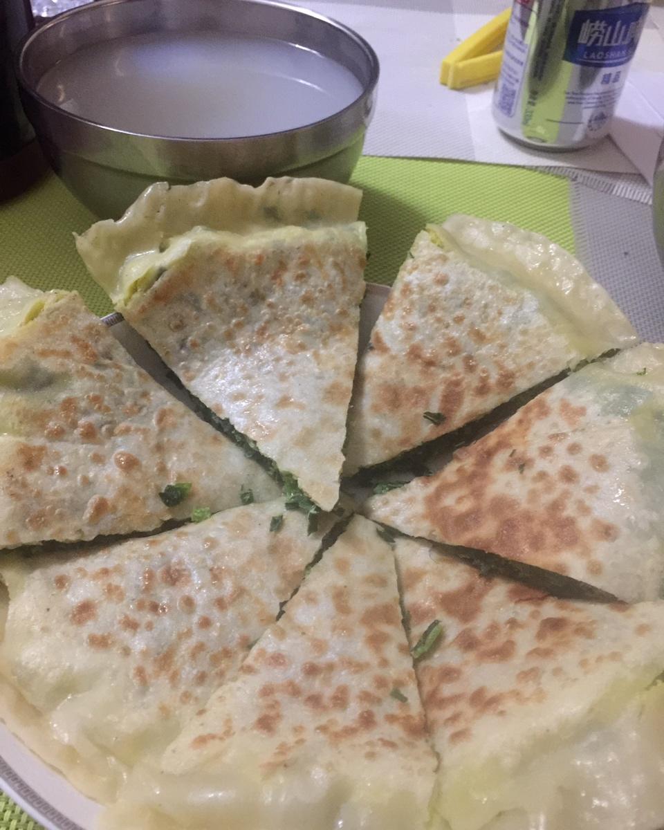 方便好吃到尖叫的大韭菜饼（比其他韭菜盒子都好吃）