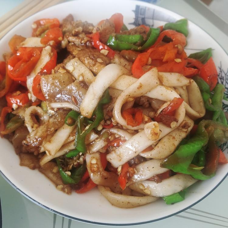 尖椒宽粉炒肉的做法