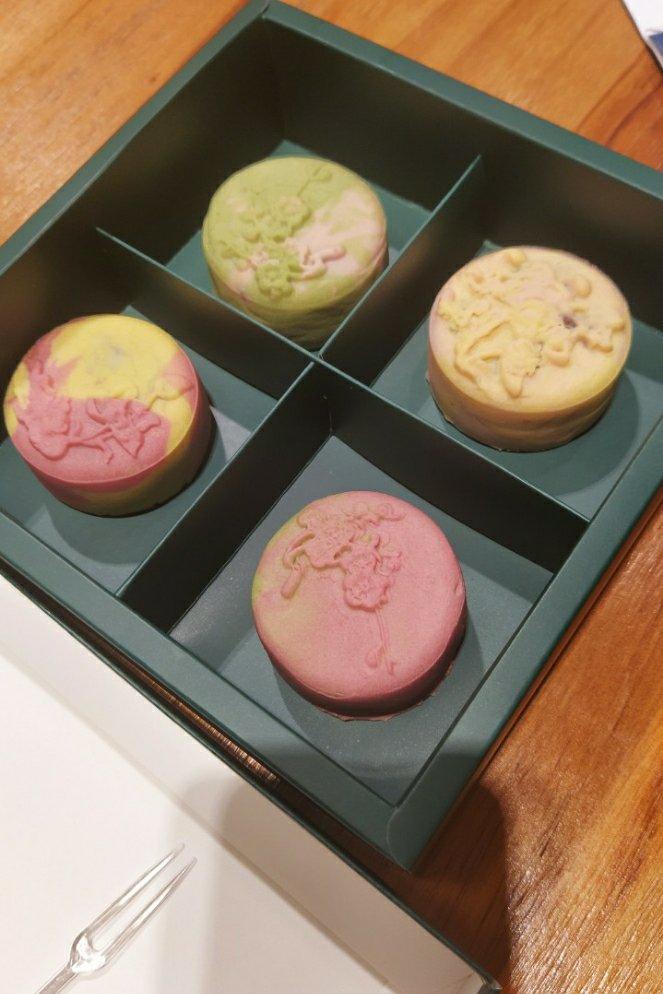 桃山皮—蛋黄莲蓉月饼