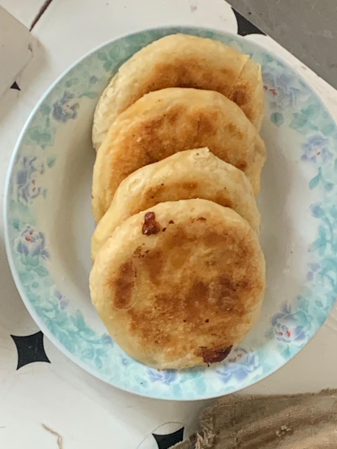 外酥里嫩麦多馅饼（奥尔良鸡腿馅）