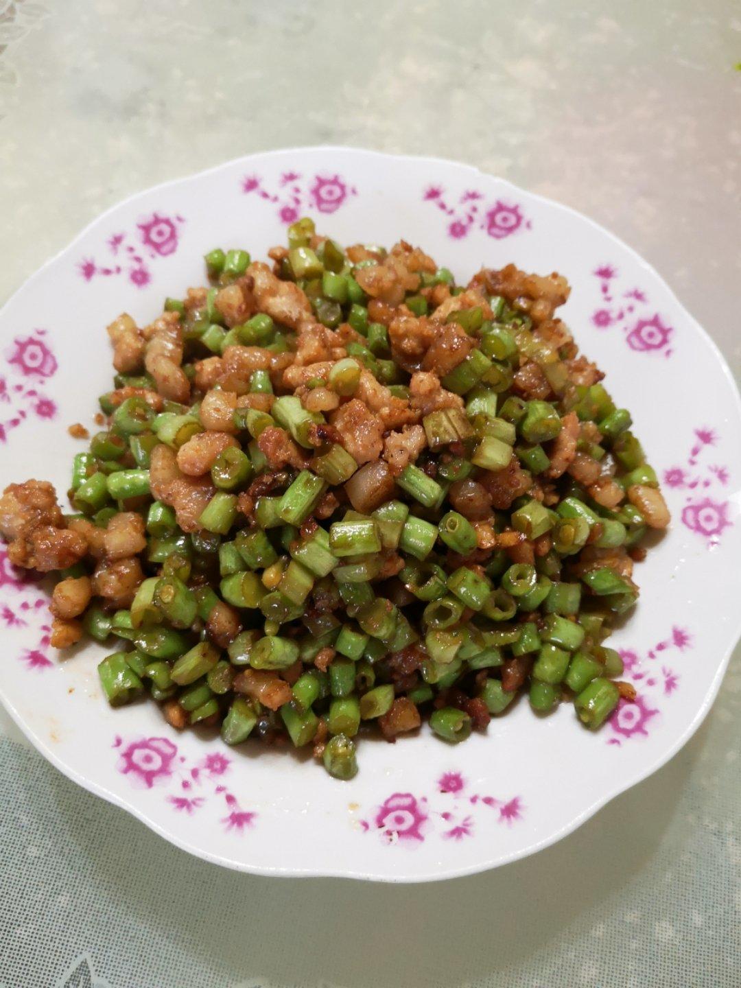宿舍快手豆角炒肉末
