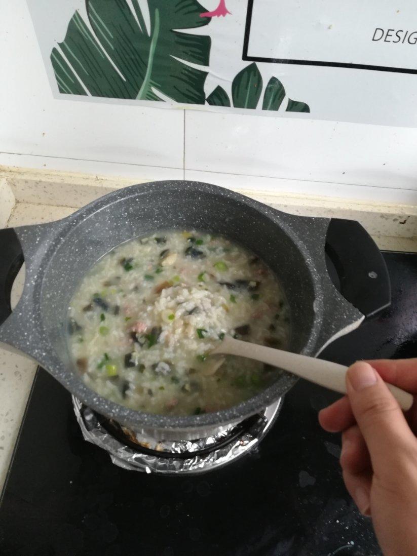十五分钟快手之香滑皮蛋瘦肉粥(附五分钟电饭煲电压力锅更快捷方法)