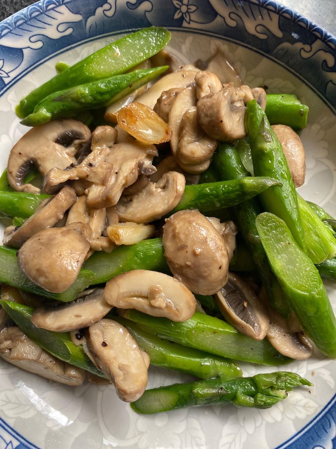 教你做最好吃的芦笋炒蘑菇 新手速get！