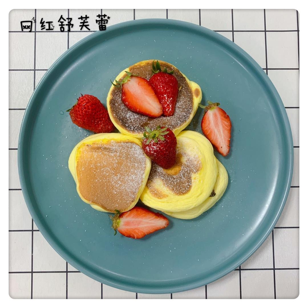 不用烤箱 15分钟无油低糖的舒芙蕾蛋糕松饼 🥞 蓬松绵软