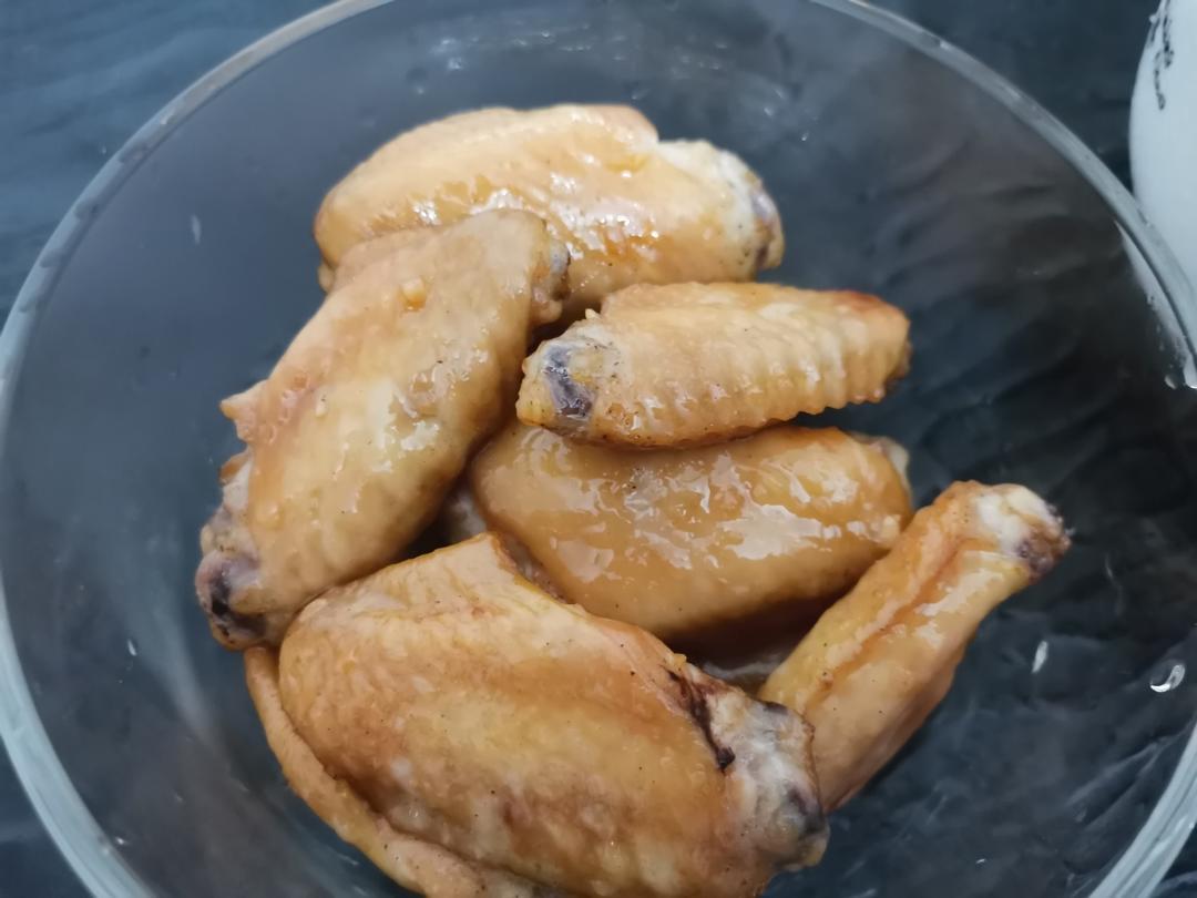 无比鲜嫩多汁的蒜香蜜汁鸡翅