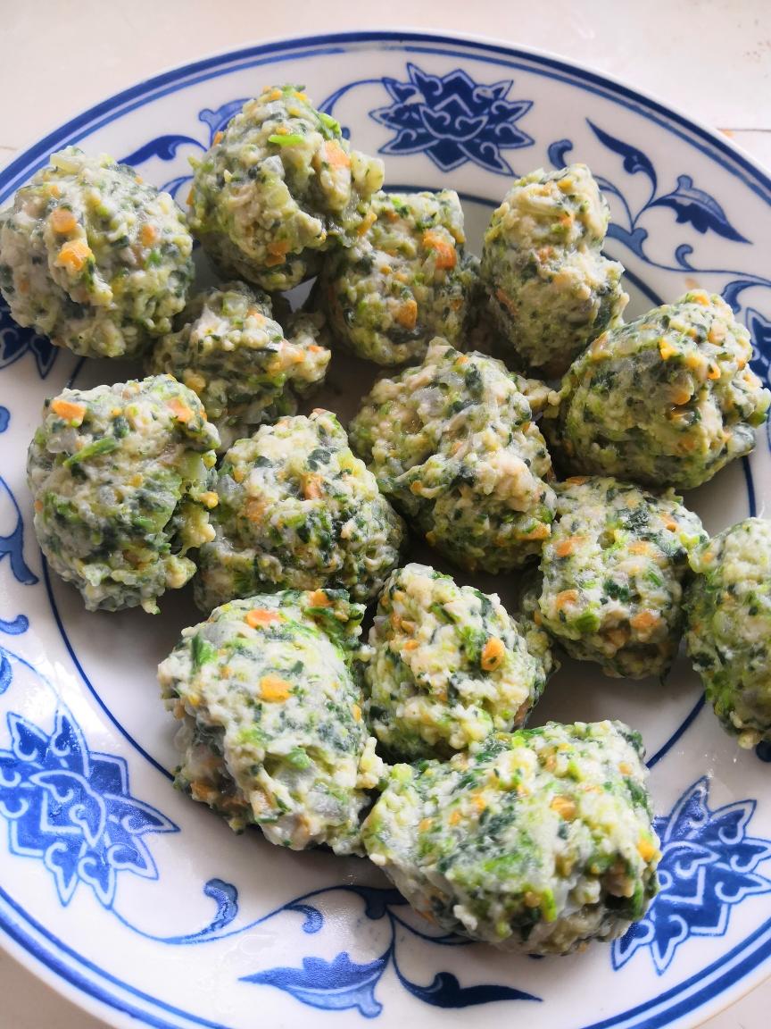 美味的儿童辅食~蔬菜鸡肉丸子的做法