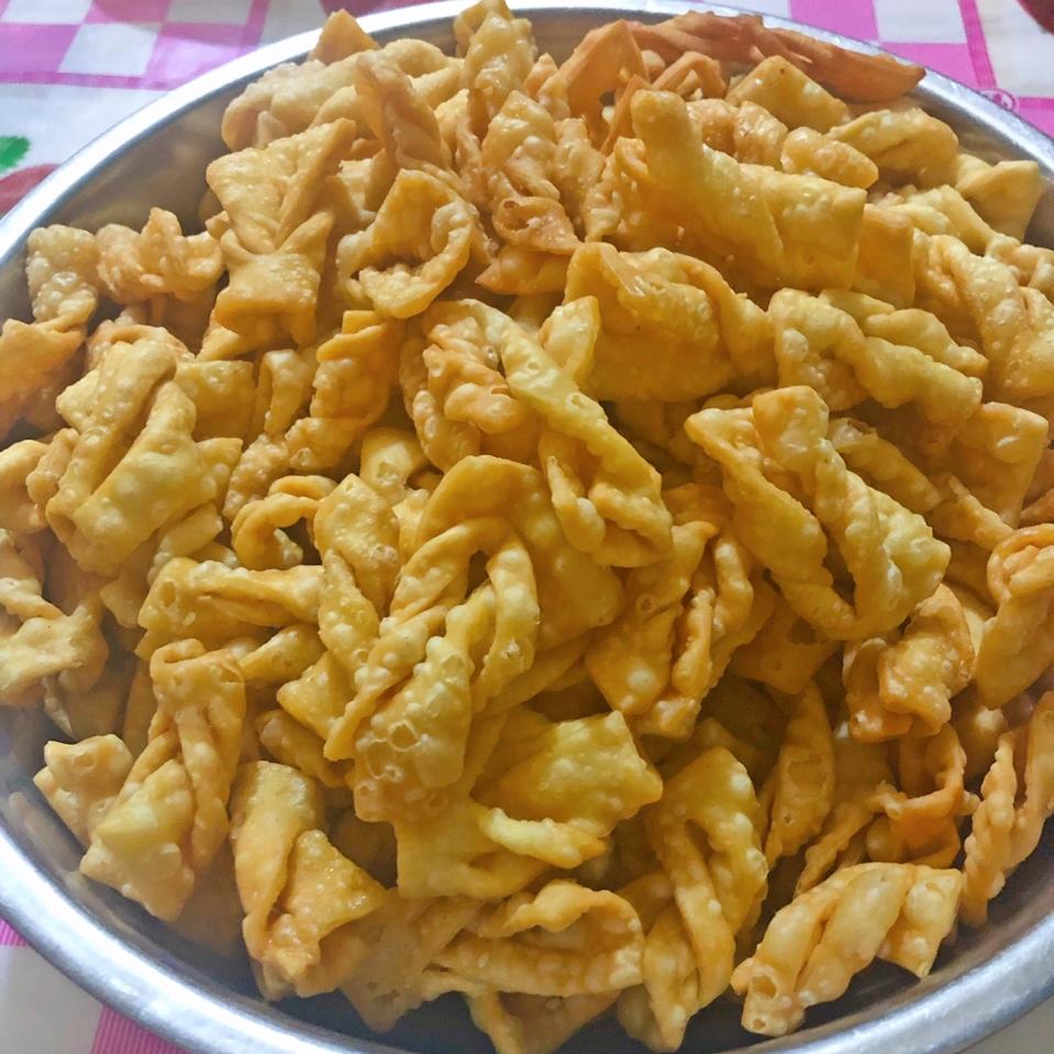 小时候过年油炸零食麻叶