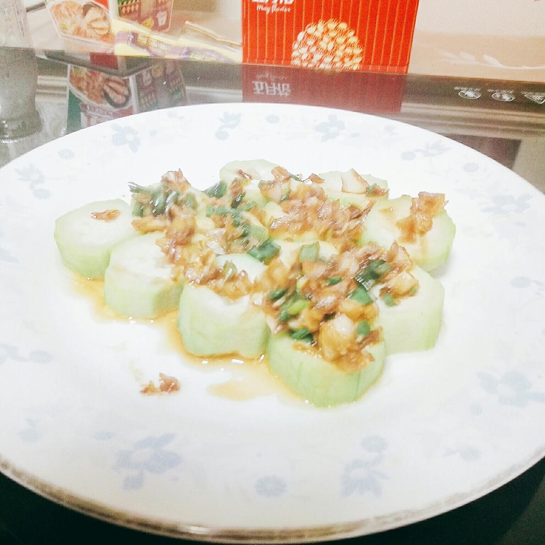 只需要五分钟就可以的美味蒜蓉蒸丝瓜