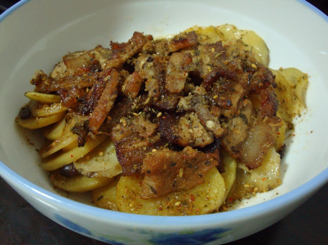 蜜汁五花肉烤土豆