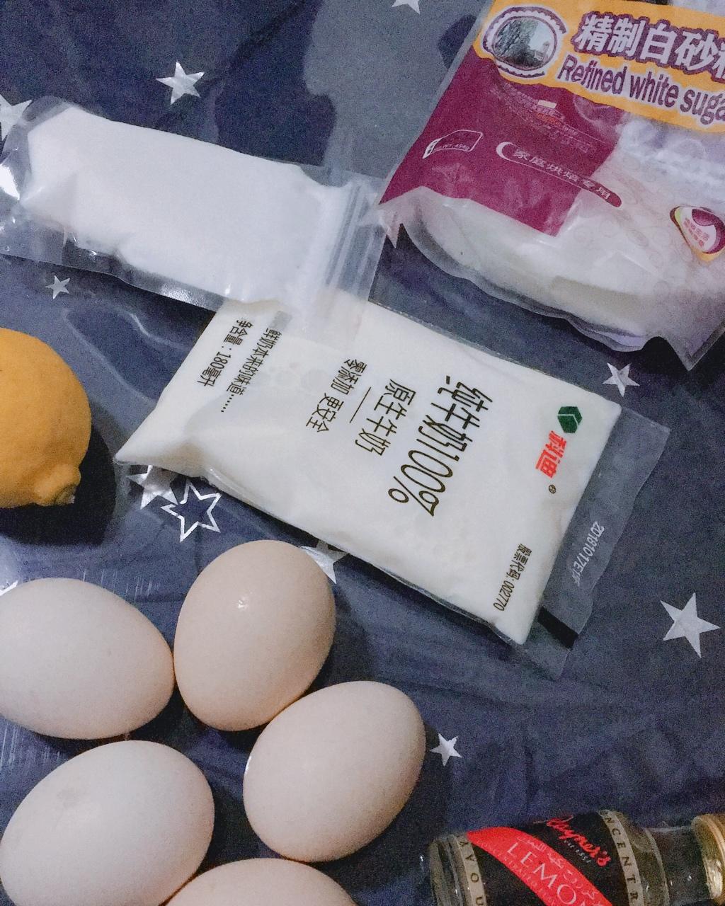 软绵绵戚风纸杯蛋糕