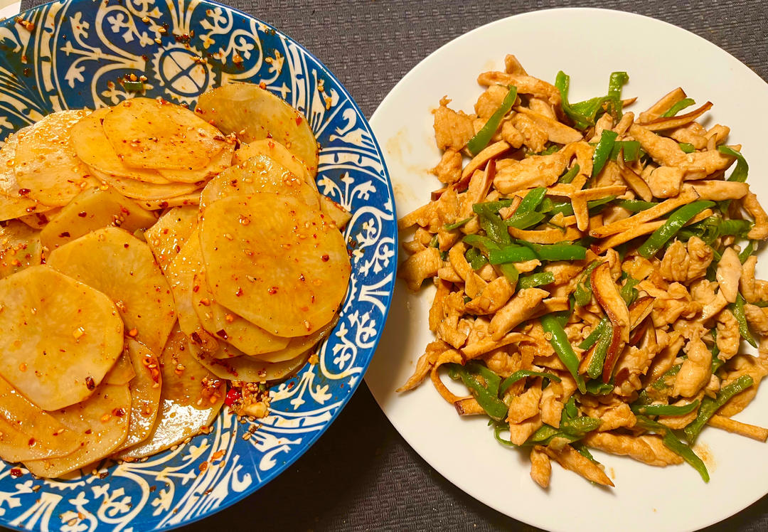 巨好吃的青椒炒鸡胸肉丝，超下饭