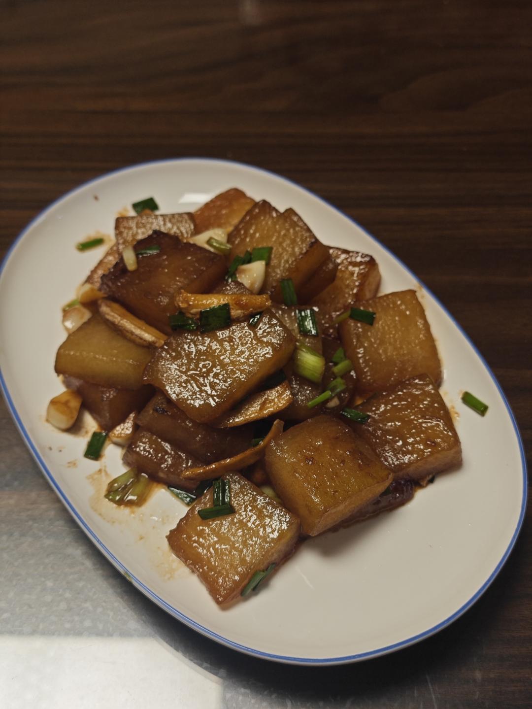 红烧冬瓜最完美做法，不加一滴水，瞬间秒杀红烧肉