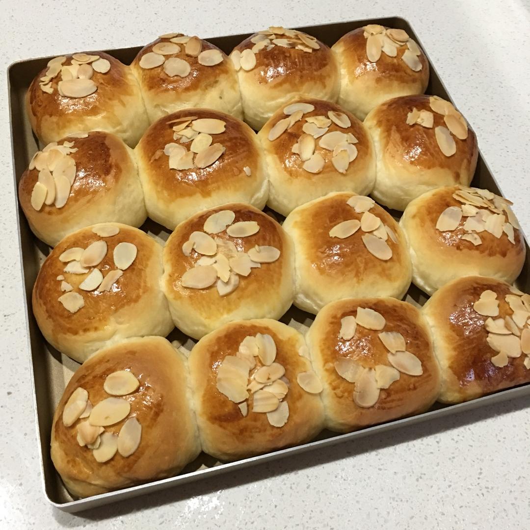 鲜奶油小餐包（一次发酵）
