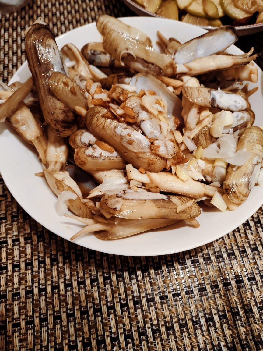 葱油蛏子，只要你买到鲜肥的蛏子，这道菜你就成功了99%