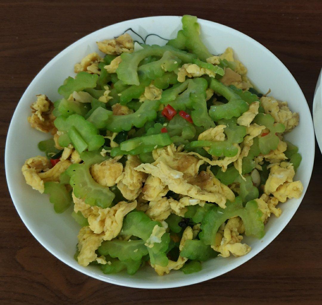 苦瓜炒鸡蛋