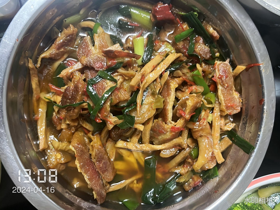 腊肉炒笋干咸香清脆爽口 丨好吃下饭不油腻