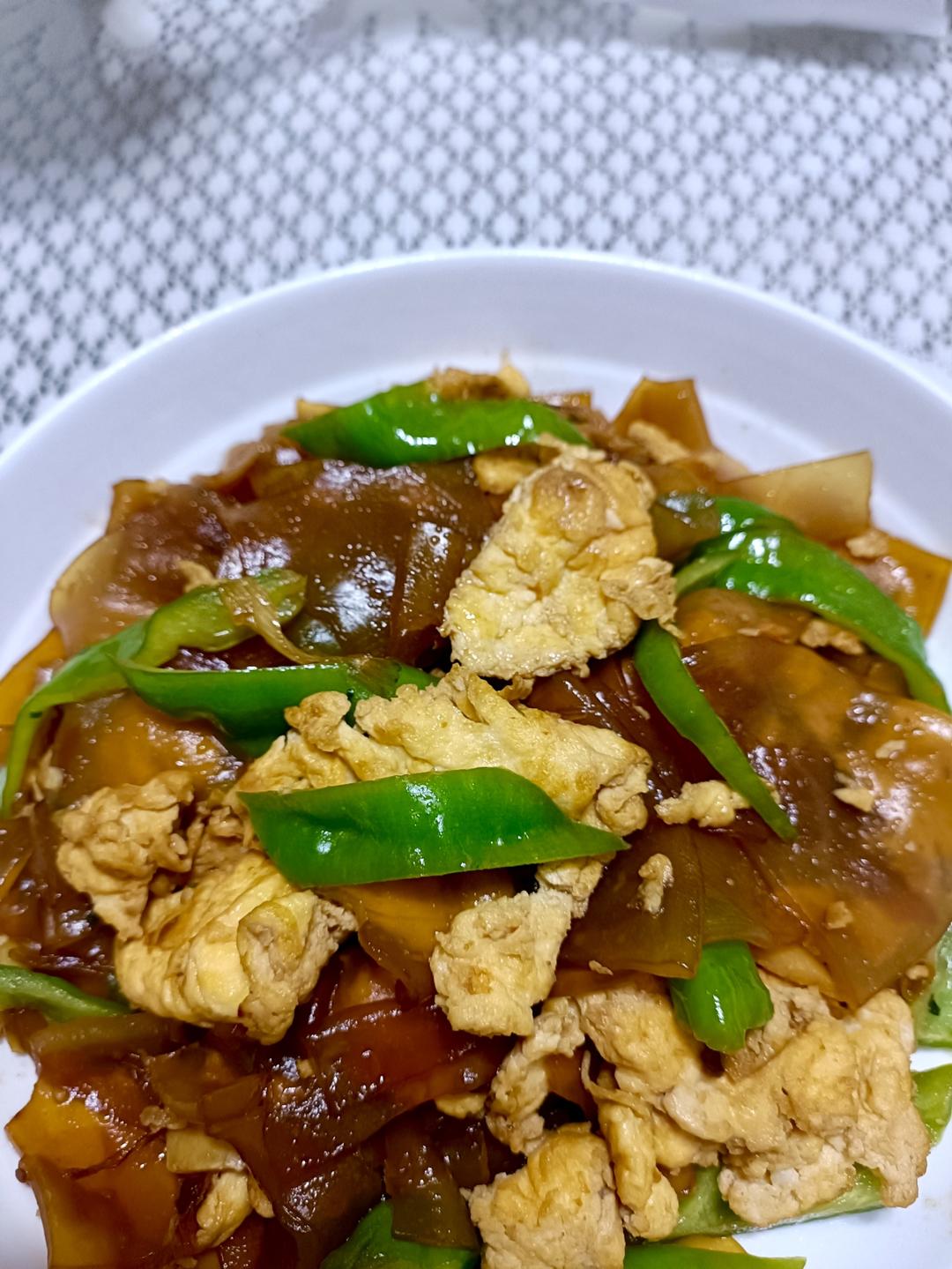 鸭蛋炒粉皮