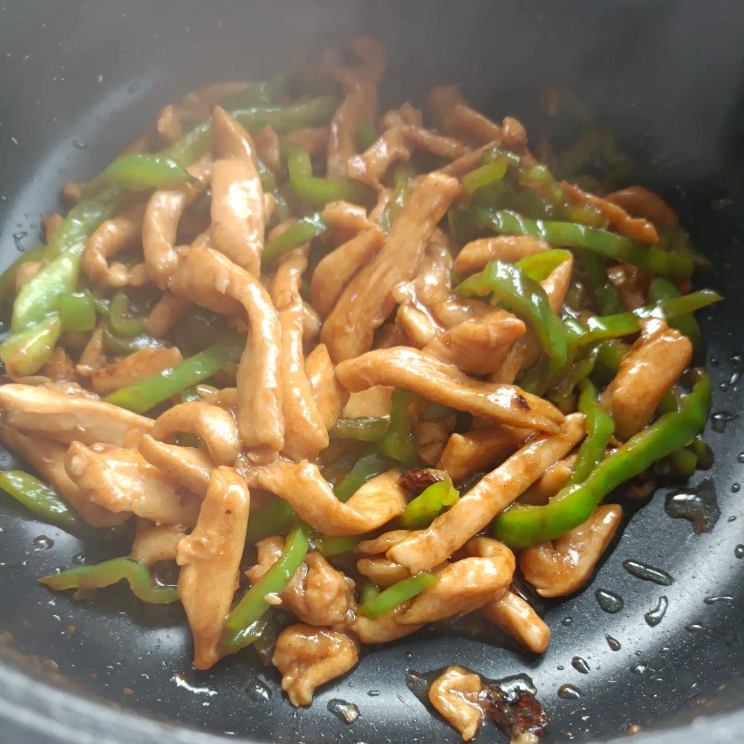 巨好吃的青椒炒鸡胸肉丝，超下饭