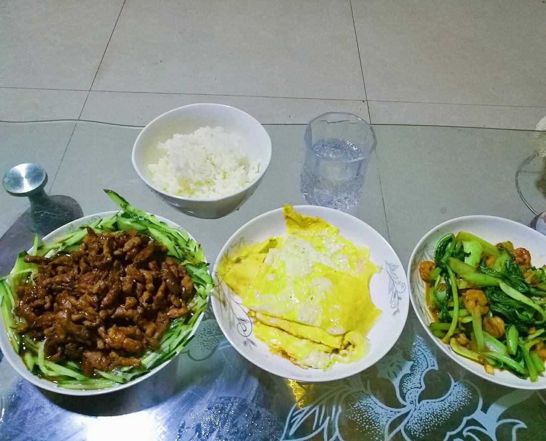 如何做一份整齐可爱的蛋包饭（附一只鸡蛋摊嫩蛋皮tips）
