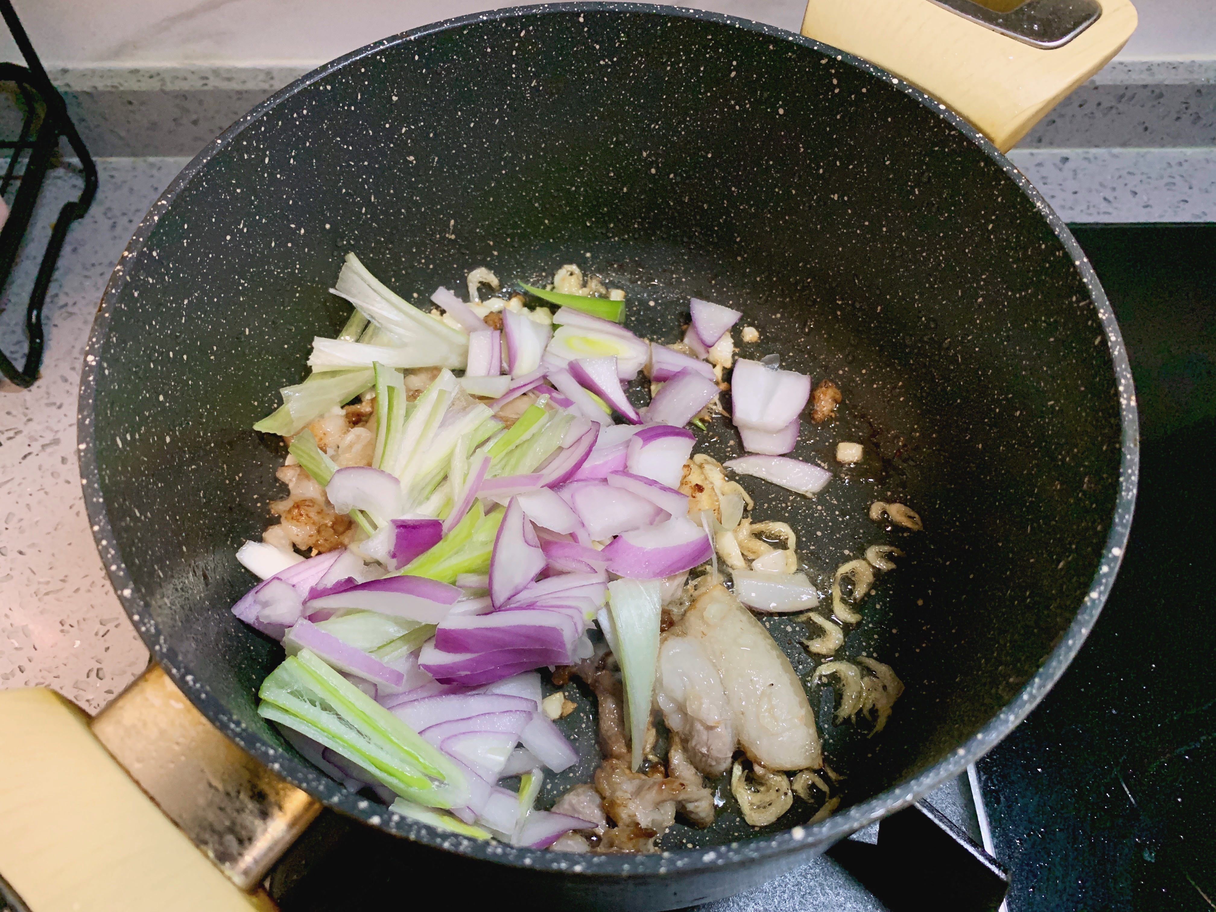 冬日治愈—泡菜豆腐汤的做法 步骤3