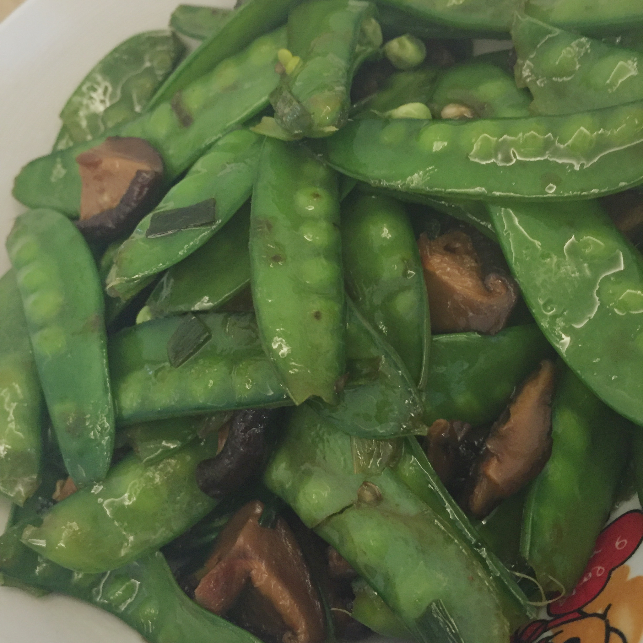 荷兰豆炒香菇