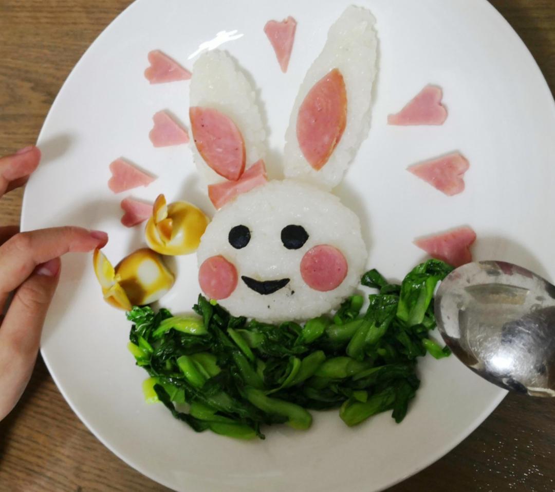波点耳朵小兔便当