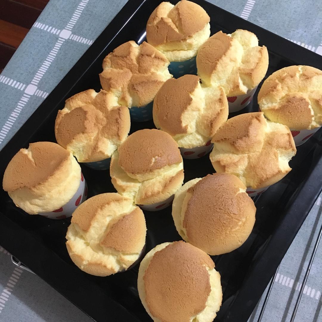 原味戚风纸杯蛋糕（烤箱做纸杯蛋糕）