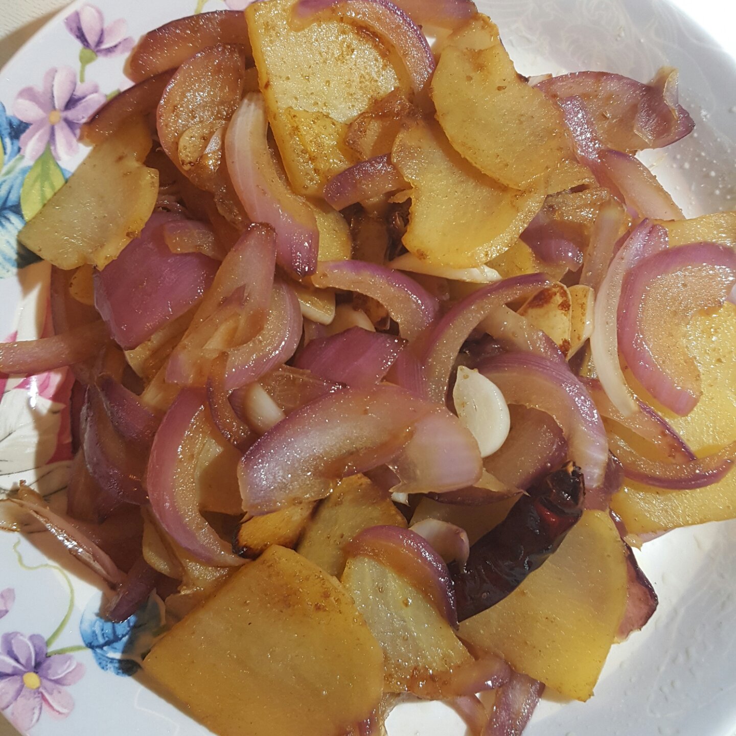 边吃边流泪的「孜然土豆片」