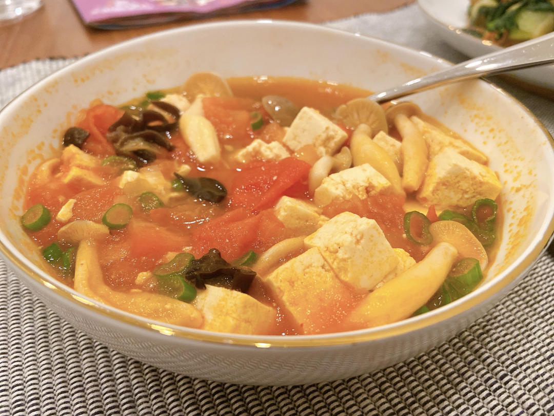 番茄菌菇豆腐汤