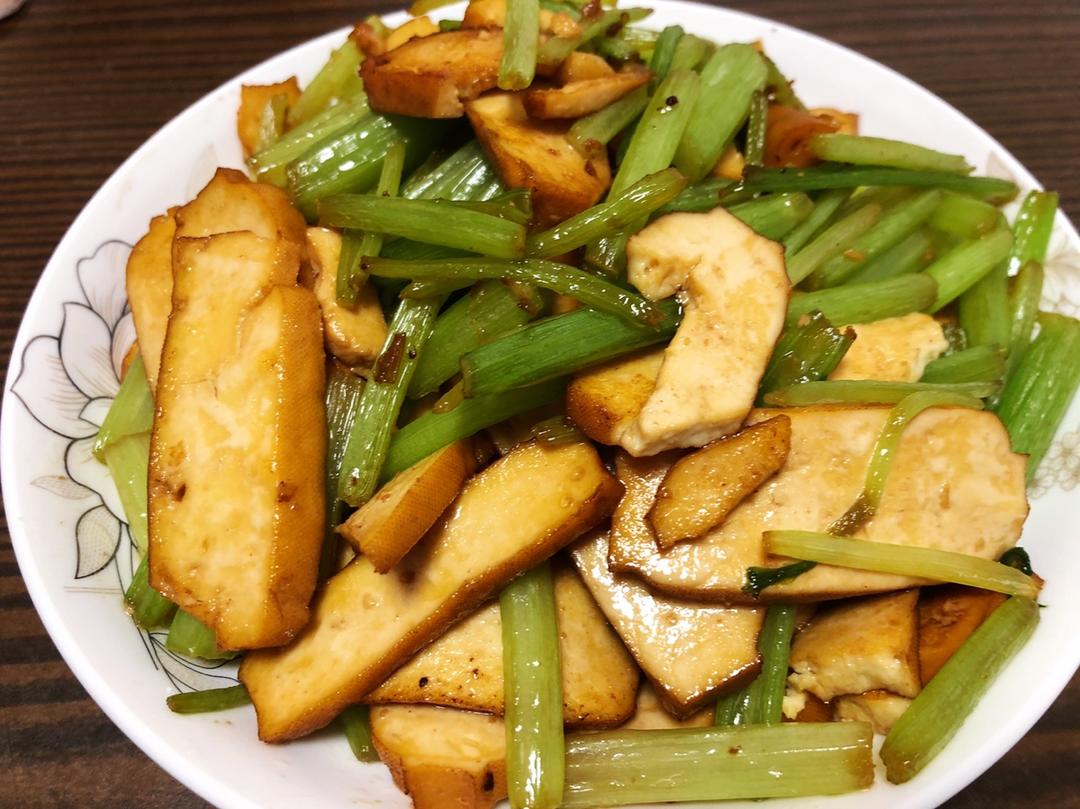 芹菜炒香干