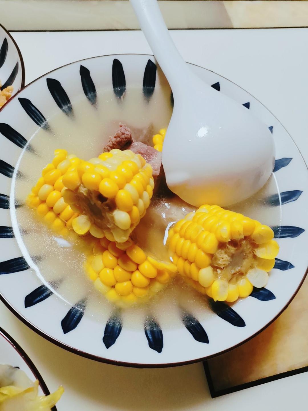 教你炖出来奶白色的排骨汤，香甜可口