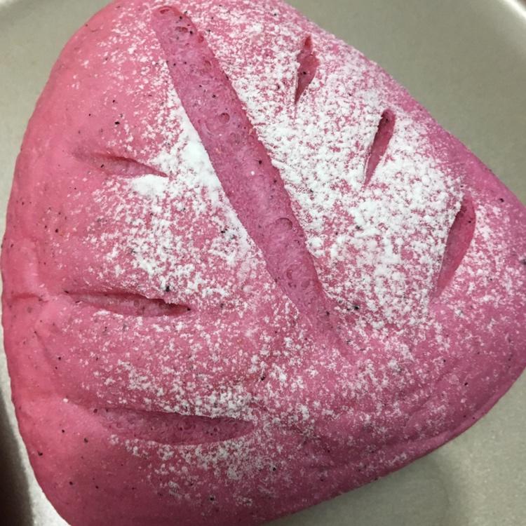 火龙果奶酪软欧（颜值爆表的软萌妹子）