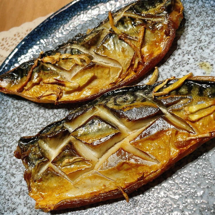 空气炸锅烤鱼无油媲美日料店盐烤青花鱼减脂