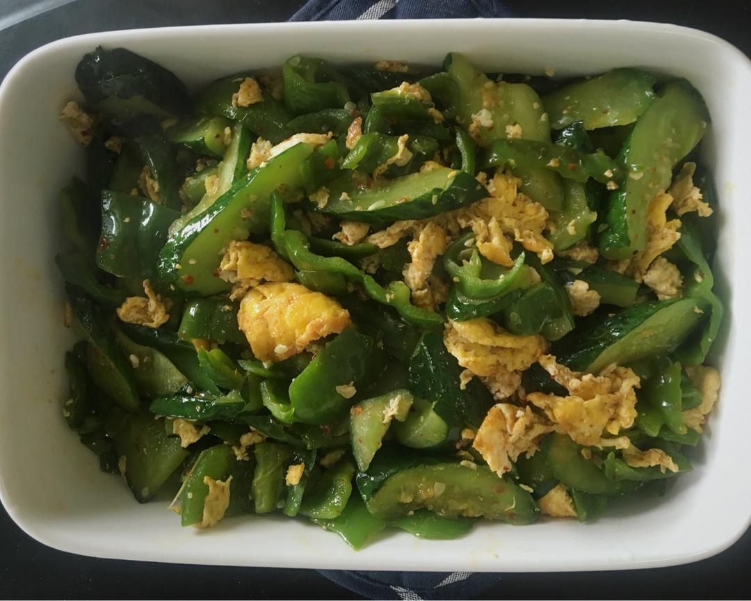 青椒黄瓜炒鸡蛋*冰箱剩菜系列*