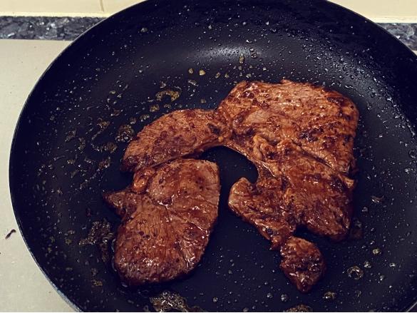 减脂餐【蔬菜（包菜，生菜）三明治】#健康，饱腹，无油香煎鸡胸肉#