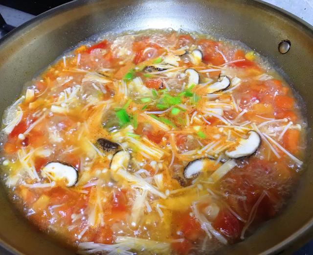 超级开胃西红柿金针菇豆腐汤的做法