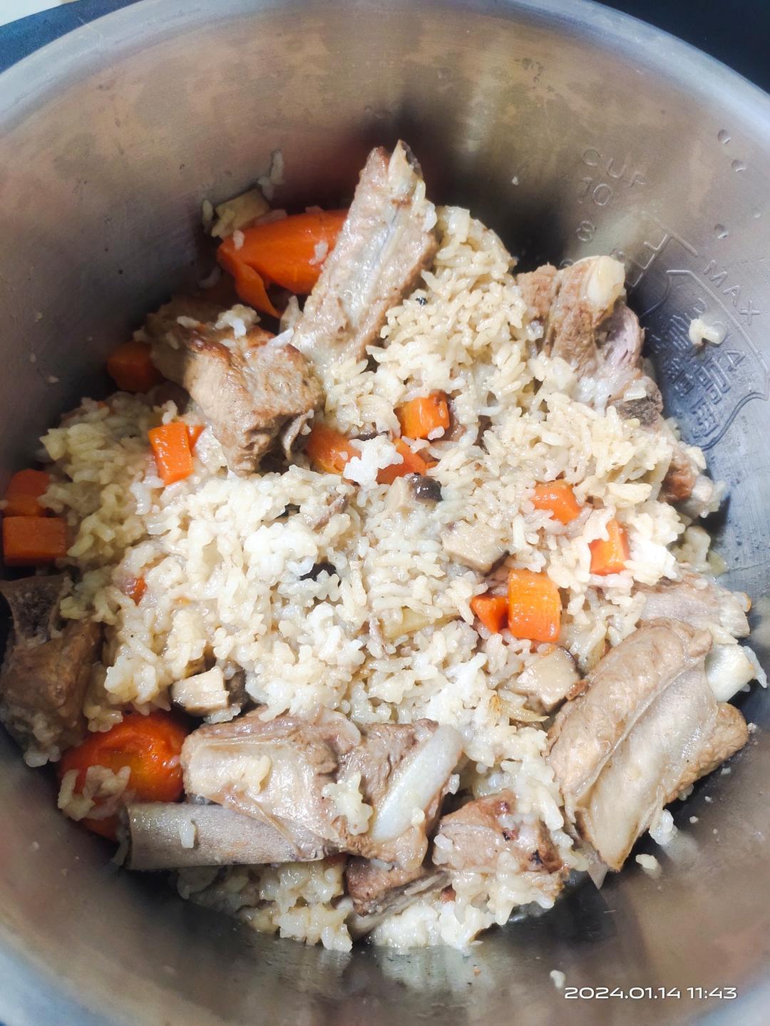 喷香排骨焖饭（爆好吃）