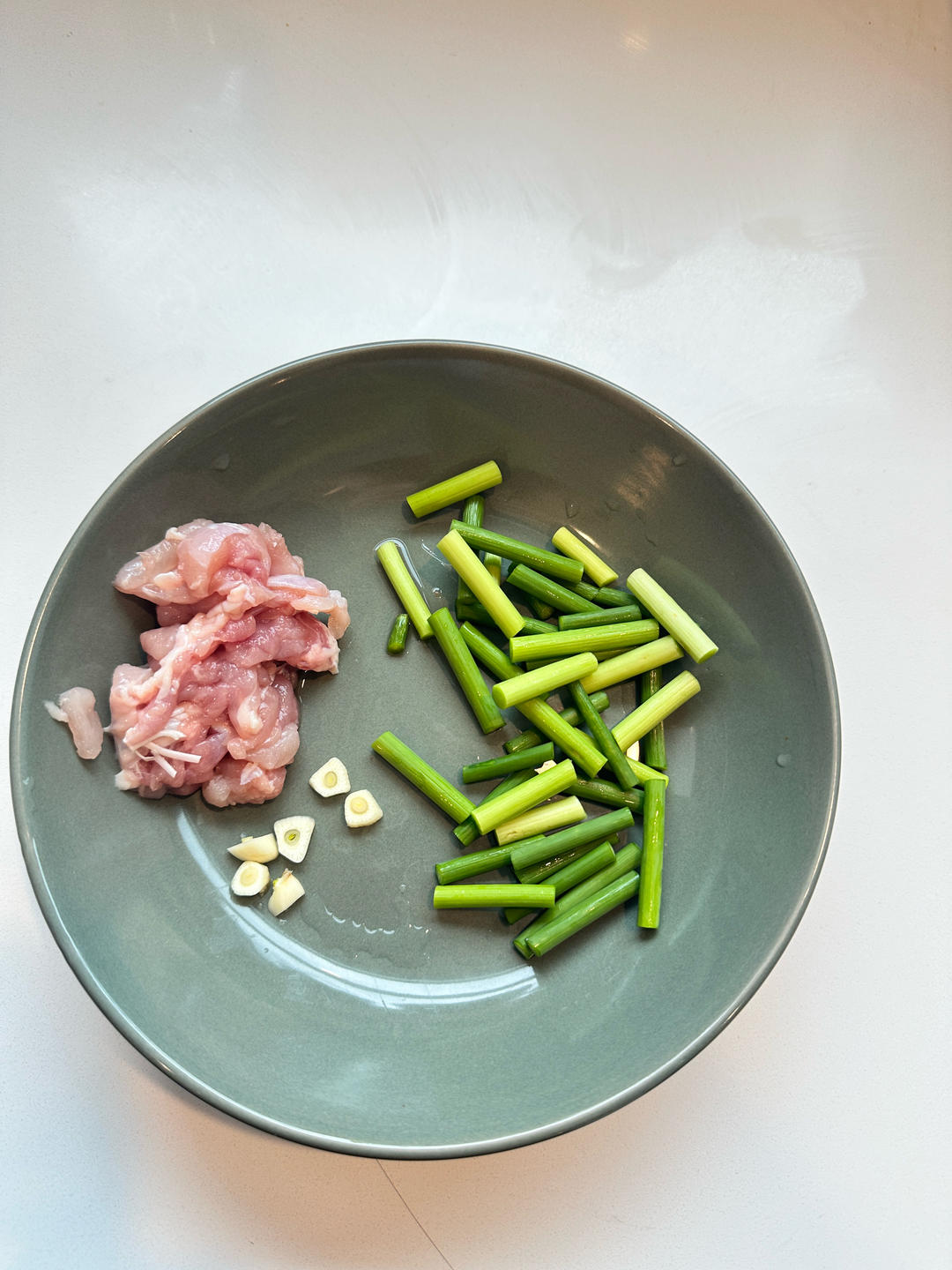 简单易做的下饭菜－蒜苔炒肉