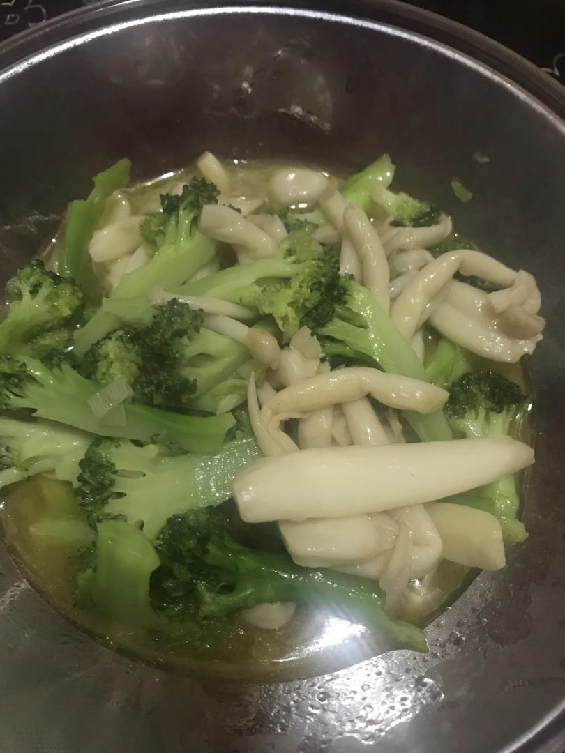 低脂低卡‼️鲜嫩好吃不长胖的西兰花炒菌菇