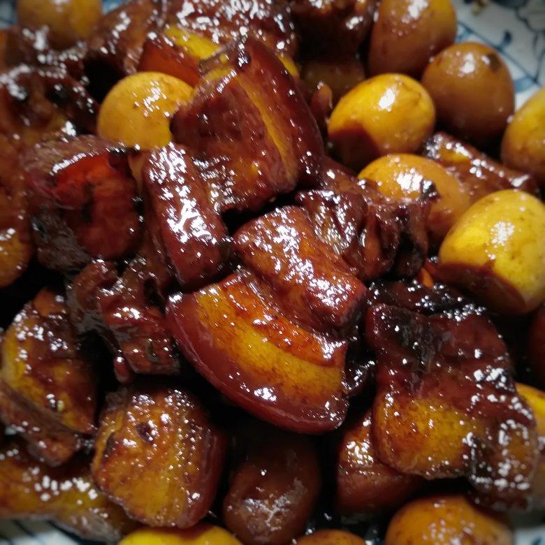 加了鹌鹑蛋后，这盘红烧肉，美味的逆天啦——鹌鹑蛋烧肉（孔瑶食谱）