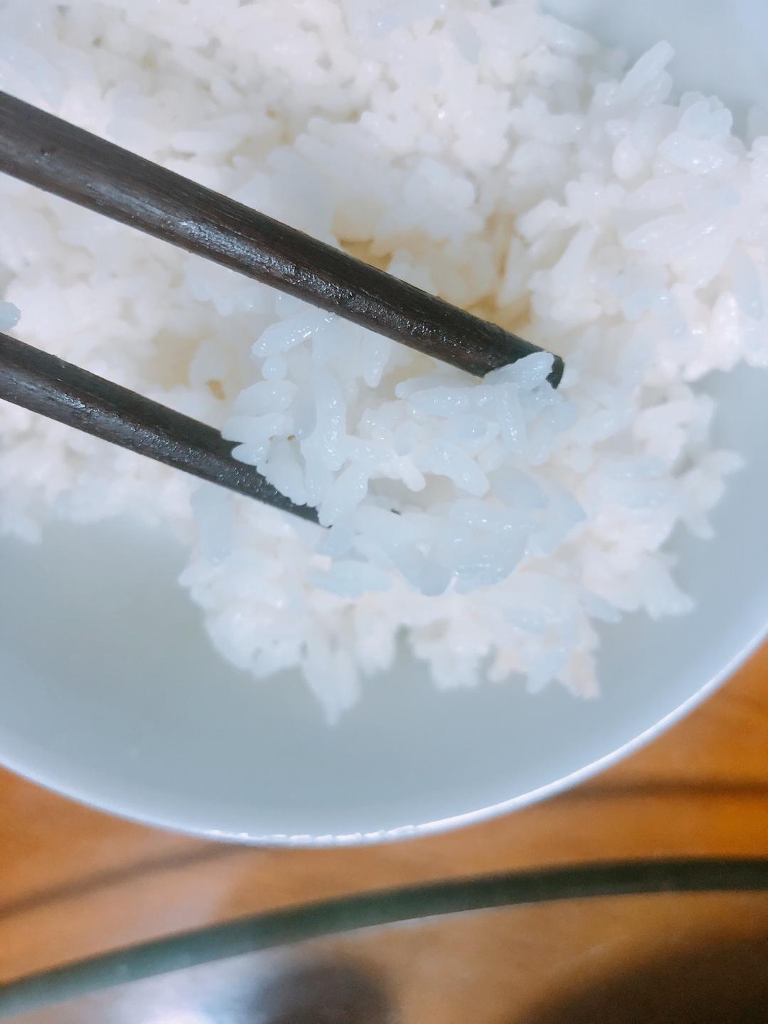 白米饭，适用不同的人口变化，都能煮出好吃的米饭，颗粒分明软硬适中超赞！