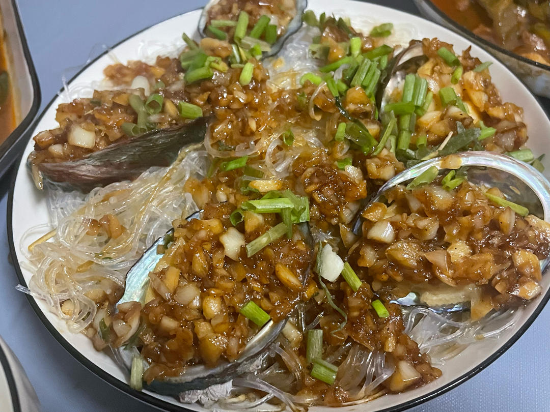 蒜蓉粉丝蒸鲍鱼